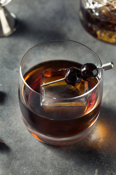 Boozy Refreshing Chocolate Old Fashioned Cocktail with Bourbon - Fotoğraf, Görsel