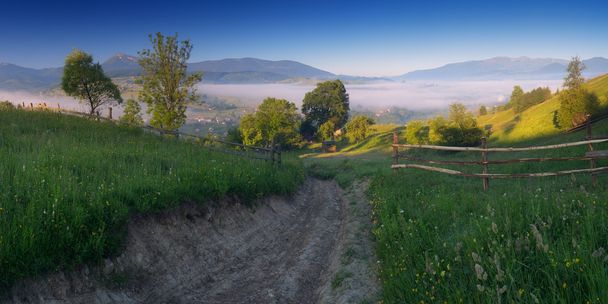 Road dağ köyü - Fotoğraf, Görsel