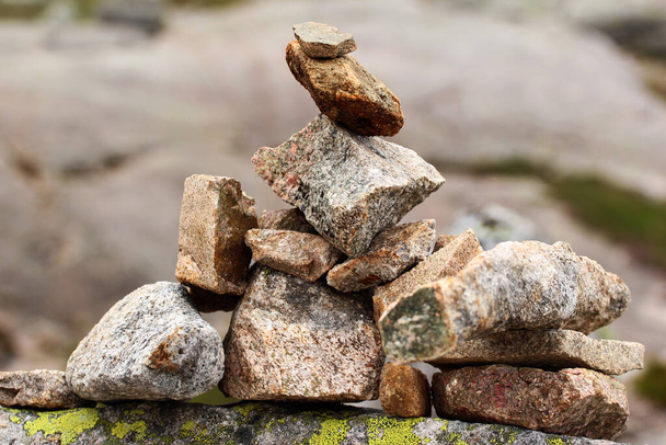 Steinhaufen auf dem Weg zum Kjerag-Gebirge, Norwegen - Foto, Bild