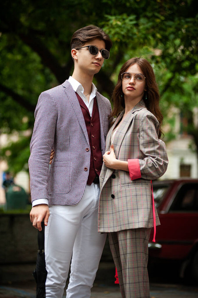 young couple on the street - Foto, immagini