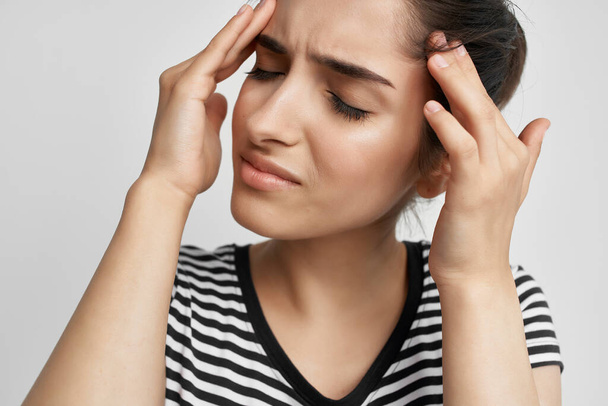 barna fejfájással egészségügyi problémák gyógyszer stressz - Fotó, kép