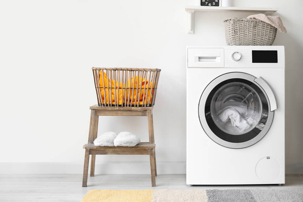 Modern mosógép mosás a fürdőszobában - Fotó, kép