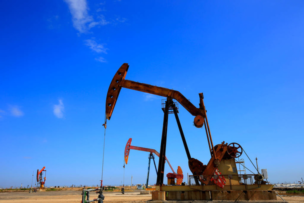 Αντλία πετρελαίου, βιομηχανικός εξοπλισμός - Φωτογραφία, εικόνα