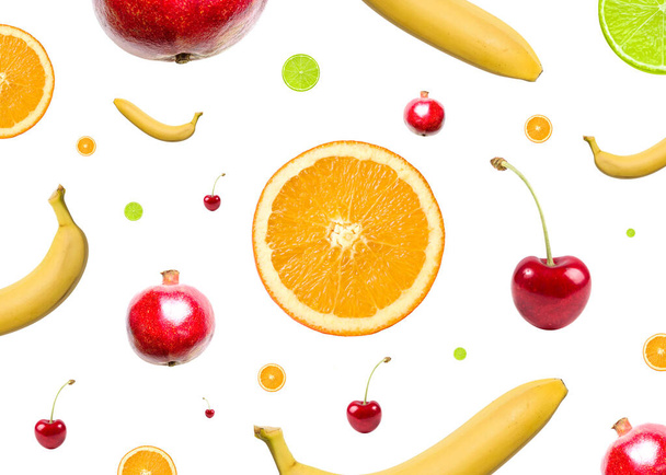 красочные фрукты на белом фоне - Фото, изображение