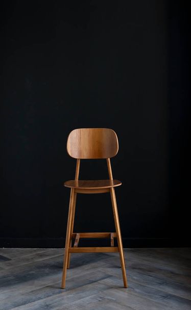 silla elegante en el fondo interior, espacio de copia - Foto, imagen