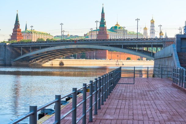 赤の広場近くモスクワ川に架かる橋します。 - 写真・画像