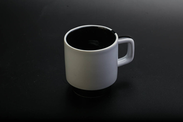 Leere Tasse für Tee oder Kaffee isoliert - Foto, Bild