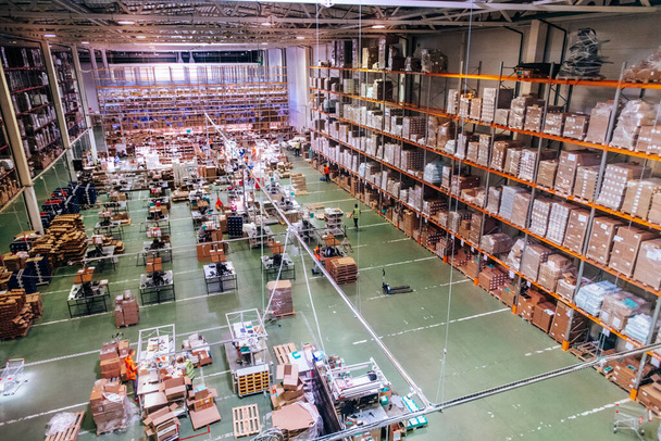 large warehouse with pallet storage - 写真・画像