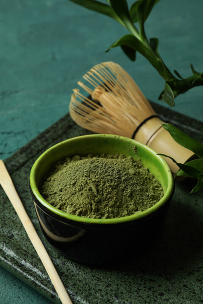 Conceito de chá japonês com matcha no fundo texturizado verde - Foto, Imagem