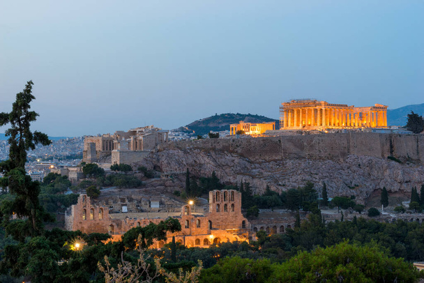 Partenón Acrópolis Colina en Atenas, Grecia por la noche - Foto, Imagen