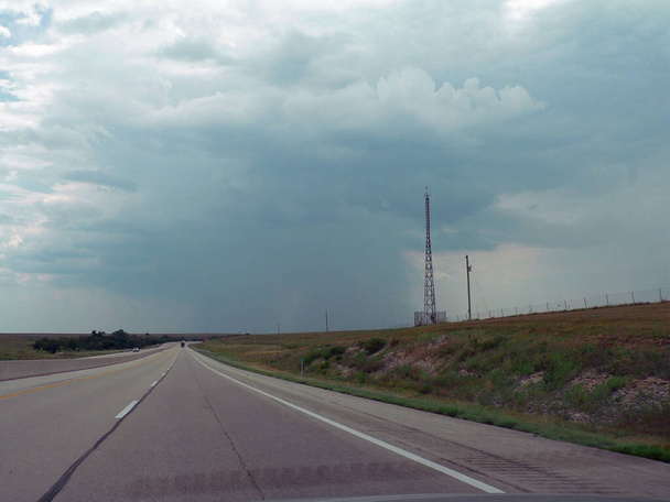 Highway Views in Kansas im Sommer - Foto, Bild