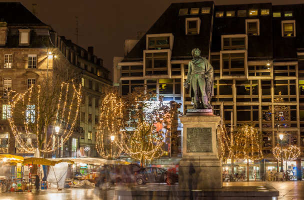 Jean Baptiste Kleberin patsas Strasbourgissa, Ranskassa
 - Valokuva, kuva