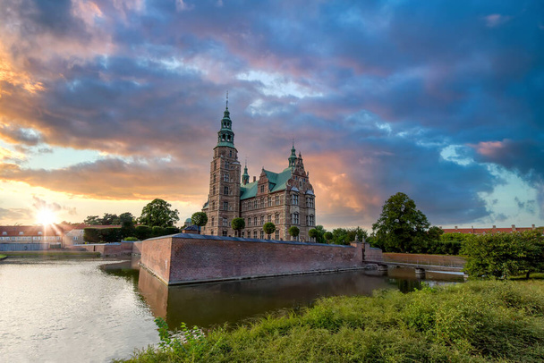 Célèbre château de Rosenborg, l'une des attractions touristiques les plus visitées de Copenhague - Photo, image