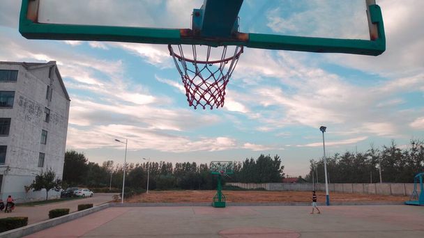 basketball hoop on the street - Fotoğraf, Görsel