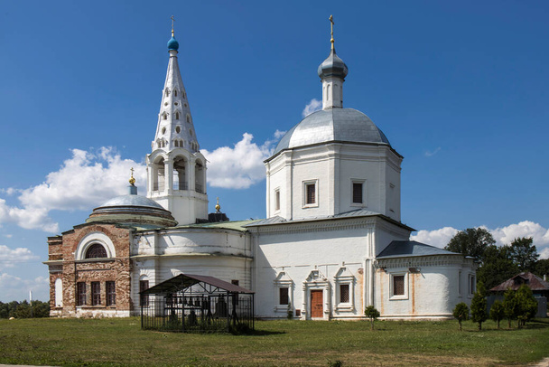 Serpukhov, Russia - June 18, 2021: Trinity Cathedral (Troitskiy sobor) is Serpukhov's oldest church founded in 13th-century, located on the Sobornaya Gora. History and travel. - Фото, зображення