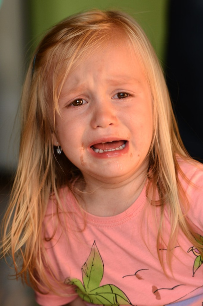 küçük kız ağlıyor - Fotoğraf, Görsel