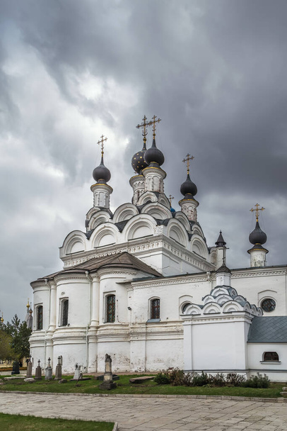 O Mosteiro da Anunciação Sagrada é o Mosteiro Ortodoxo de Murom, Rússia. Catedral de Anunciação - Foto, Imagem