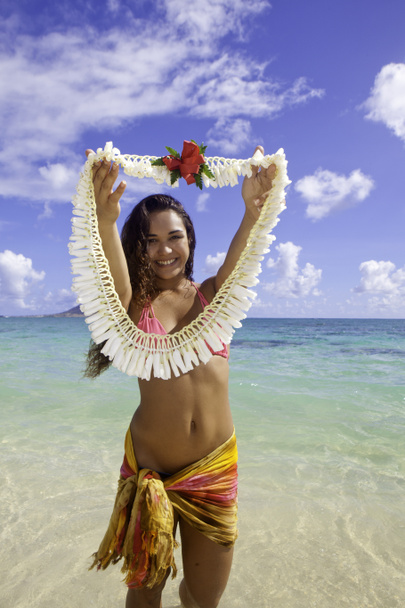 beauté polynésienne à la plage
 - Photo, image