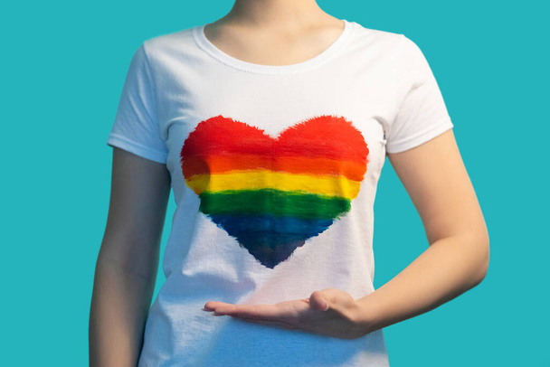 pride month lgbt community gay woman rainbow heart - Foto, imagen