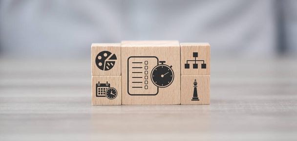 Деревянные блоки с символом концепции плана действий - Фото, изображение
