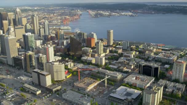 mrakodrap letecký pohled na centrum finančního centra v Seattlu - Záběry, video