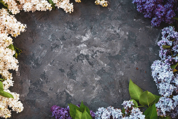 La belle lilas sur une surface en bois - Photo, image