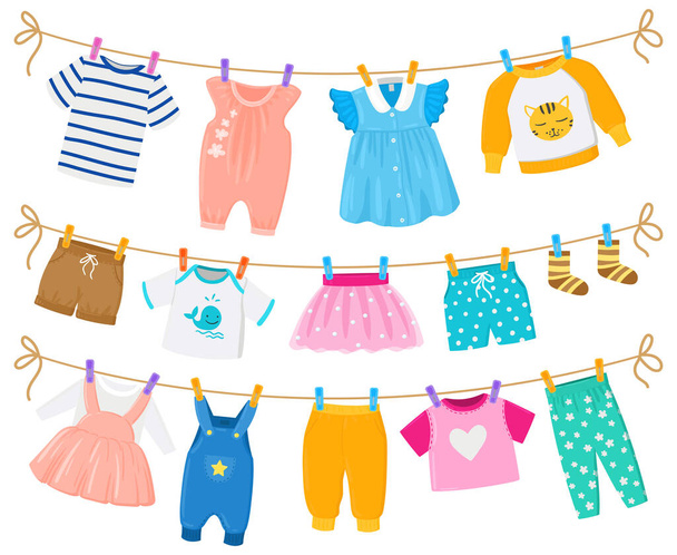 Παιδικά κινούμενα σχέδια καθαρά ρούχα στεγνά σχοινιά. Παιδικά χαριτωμένα ενδύματα σορτς, φορέματα, πουκάμισα κρέμονται clothesline διανυσματική απεικόνιση. Αγοράκι και κορίτσια στεγνώνουν ρούχα - Διάνυσμα, εικόνα
