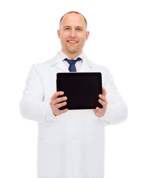 smiling male doctor with tablet pc - Fotografie, Obrázek