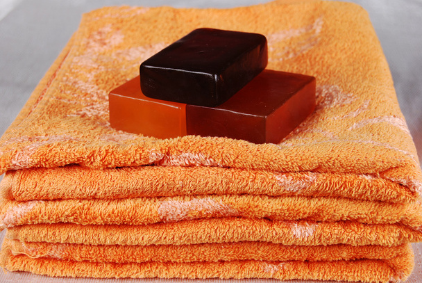 Полотенца и мыло
 - Фото, изображение