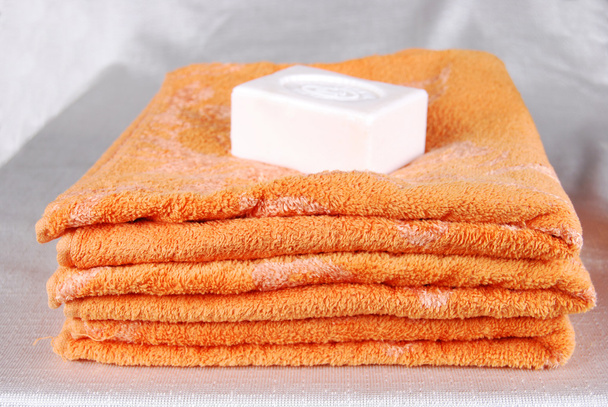 タオルと石鹸 - 写真・画像