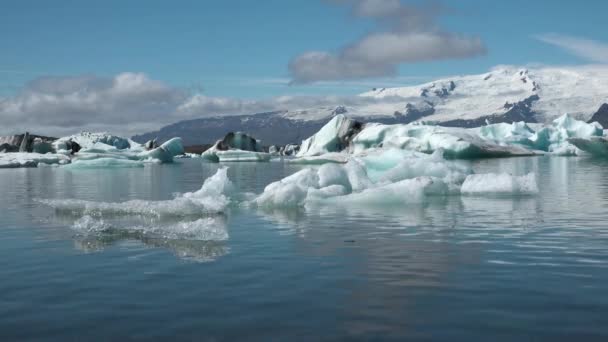 気候変動。地球温暖化は北極と南極の氷河の融解につながっています. - 映像、動画