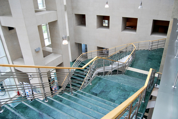 escadas verdes
 - Foto, Imagem