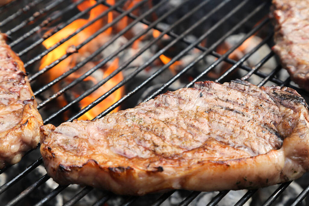 rump steaks on the grill - Foto, imagen