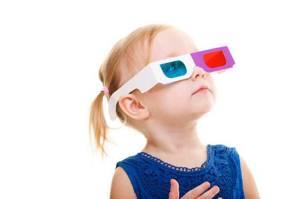 Toddler girl wearing 3D glasses - Fotografie, Obrázek
