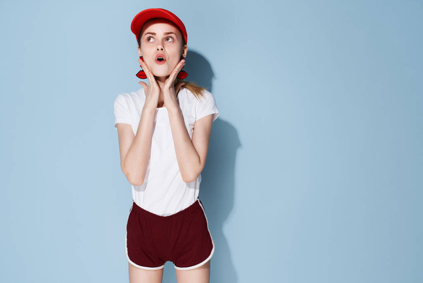 cute girl in red cap summer fashion posing lifestyle - Fotoğraf, Görsel