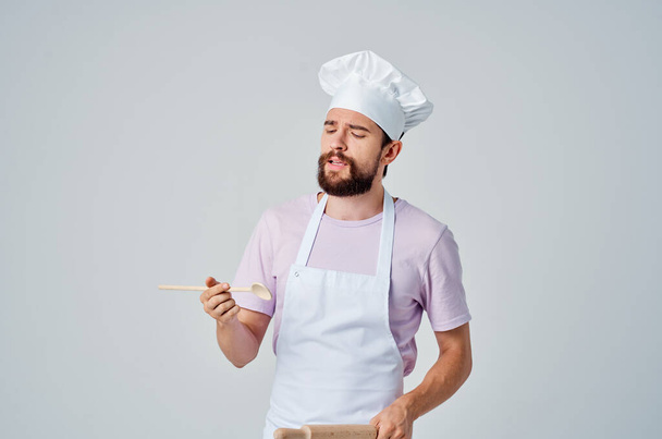 chef masculino en cocina uniforme cocina profesional - Foto, Imagen