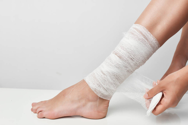перев'язана травма ноги лікування способу життя
 - Фото, зображення