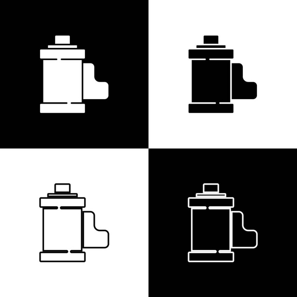 Set Camera vintage film roll cartridge icon isolated on black and white background. 35mm film canister. Filmstrip photographer equipment. Vector - Vettoriali, immagini