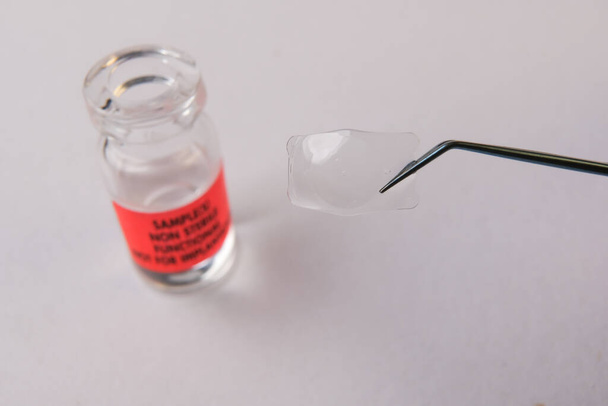 close-up foto van de implanteerbare collameer lens ICL voor de behandeling  - Foto, afbeelding