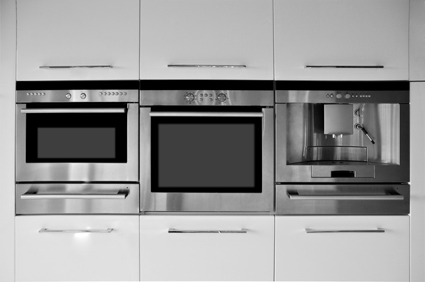 Keittiökaapit ja laitteet
 - Valokuva, kuva