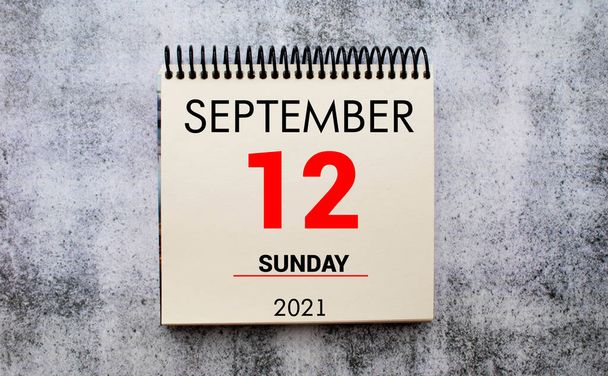 Guardar la fecha escrita en un calendario - 12 de septiembre. - Foto, Imagen