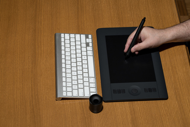 Креслення планшета ручного тримання для графічного дизайнера
 - Фото, зображення