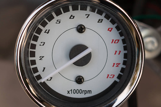 Nahaufnahme des Tachometers, Hintergrund der Drehzahl - Foto, Bild