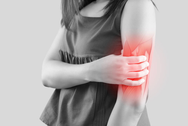 Personnes souffrant de douleurs musculaires, Douleurs dans le haut du bras, Femme ayant un problème de muscles du corps, Santé et médecine concept - Photo, image