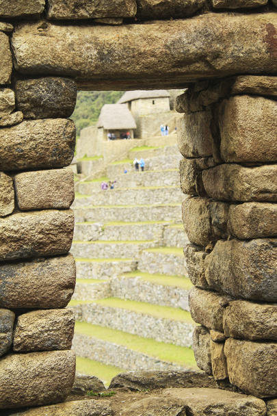 zabytkowe okno w wykopaliska archeologiczne machu picchu, cuzco, pe - Zdjęcie, obraz