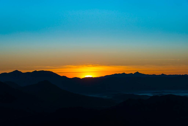Sunrise over mountains, Vang Vieng, Vientiane, Laos, Asia  - Fotó, kép