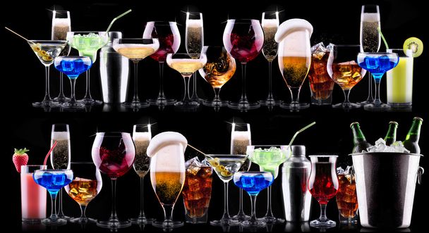 conjunto de bebidas alcoólicas diferentes
 - Foto, Imagem