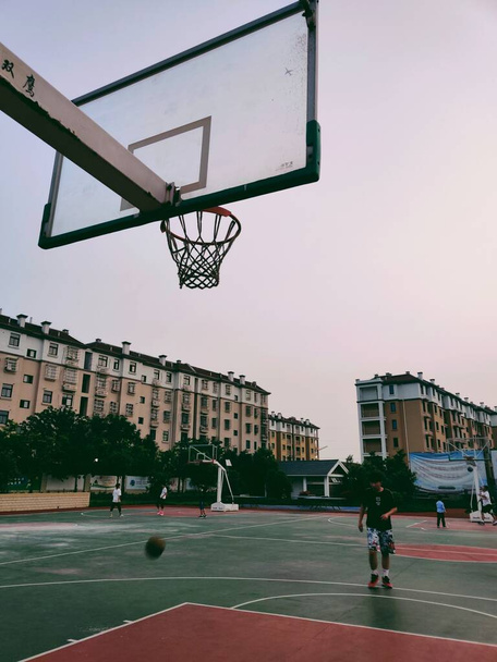 basketball hoop in the city - Foto, imagen