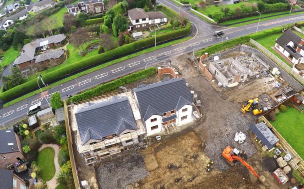 Construcción de nuevas viviendas en una obra de construcción en Irlanda, incluyendo  - Foto, Imagen