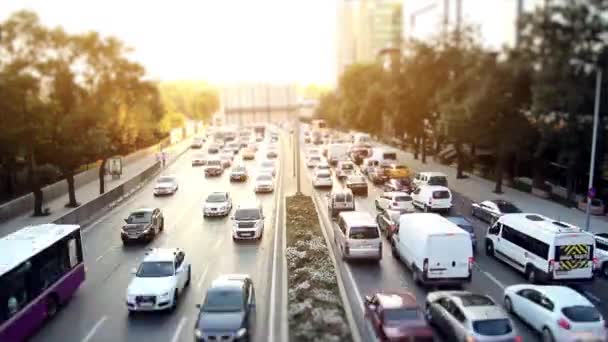 Korek samochodowy na autostradzie czas upływu - Materiał filmowy, wideo